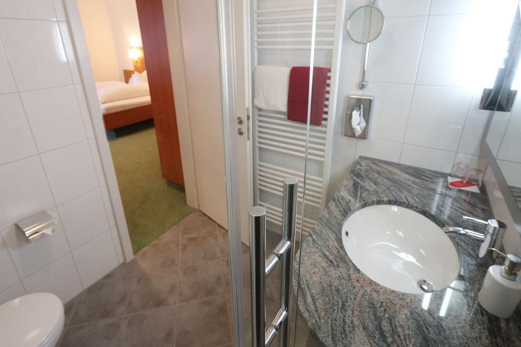 Lauchheim Hotel-Restaurant Roter Ochsen חדר תמונה