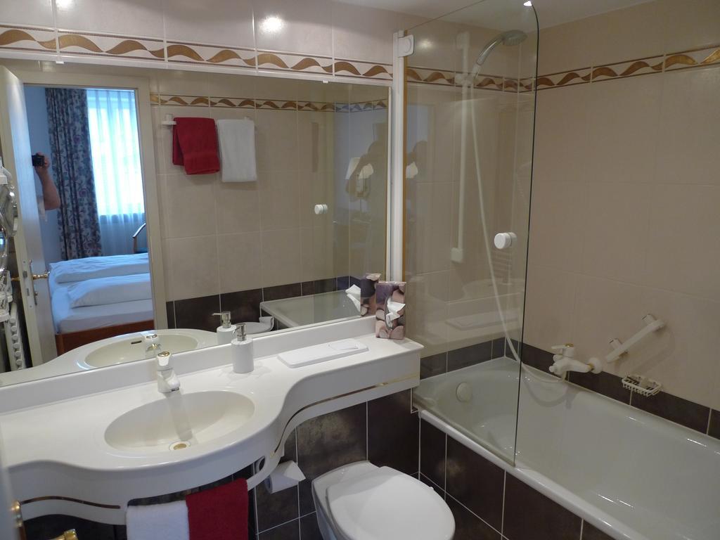 Lauchheim Hotel-Restaurant Roter Ochsen חדר תמונה