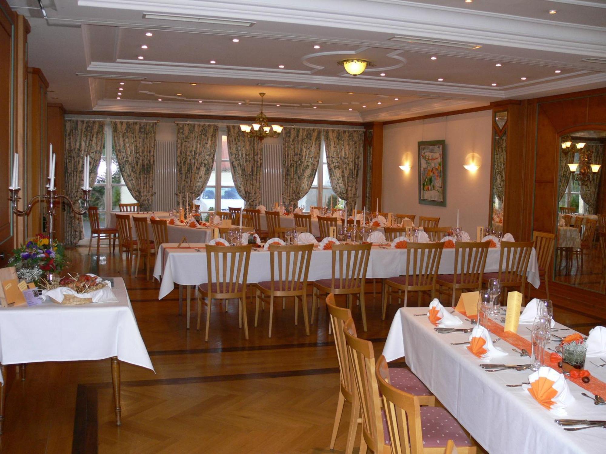 Lauchheim Hotel-Restaurant Roter Ochsen מראה חיצוני תמונה
