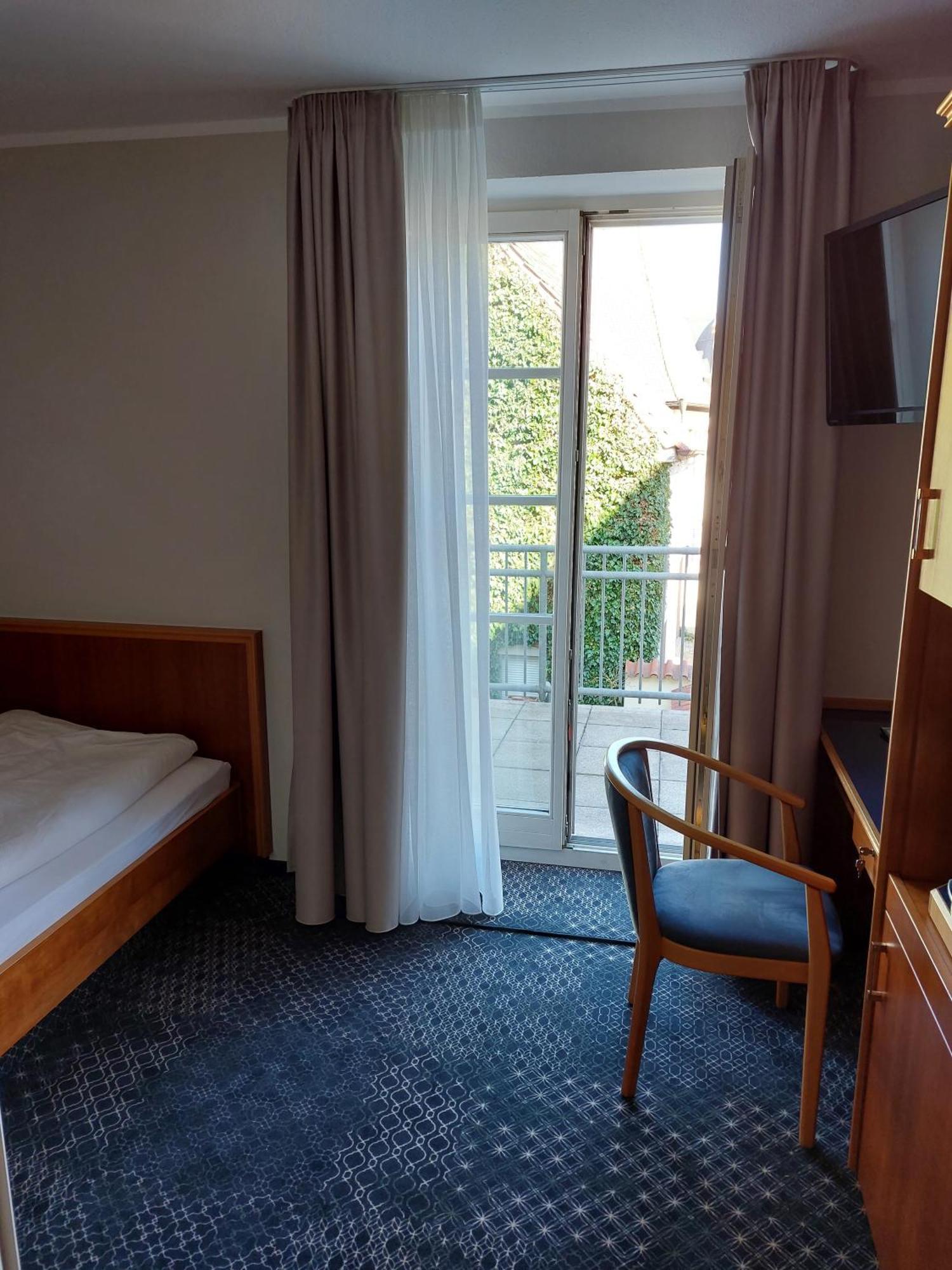Lauchheim Hotel-Restaurant Roter Ochsen מראה חיצוני תמונה