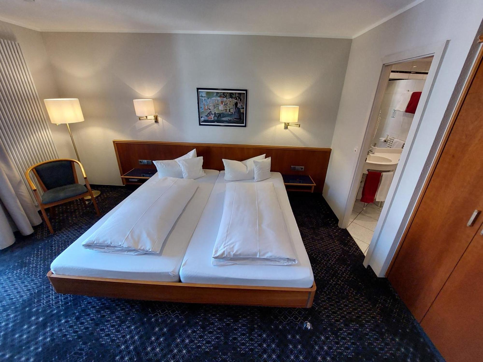Lauchheim Hotel-Restaurant Roter Ochsen מראה חיצוני תמונה