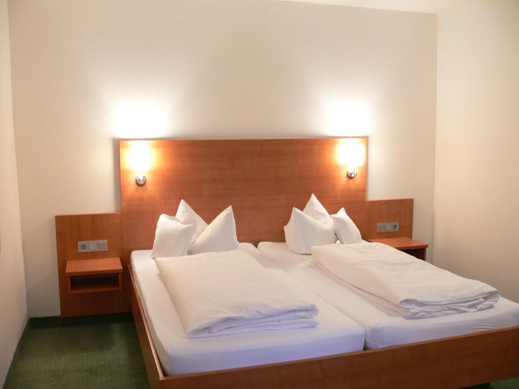 Lauchheim Hotel-Restaurant Roter Ochsen מראה חיצוני תמונה