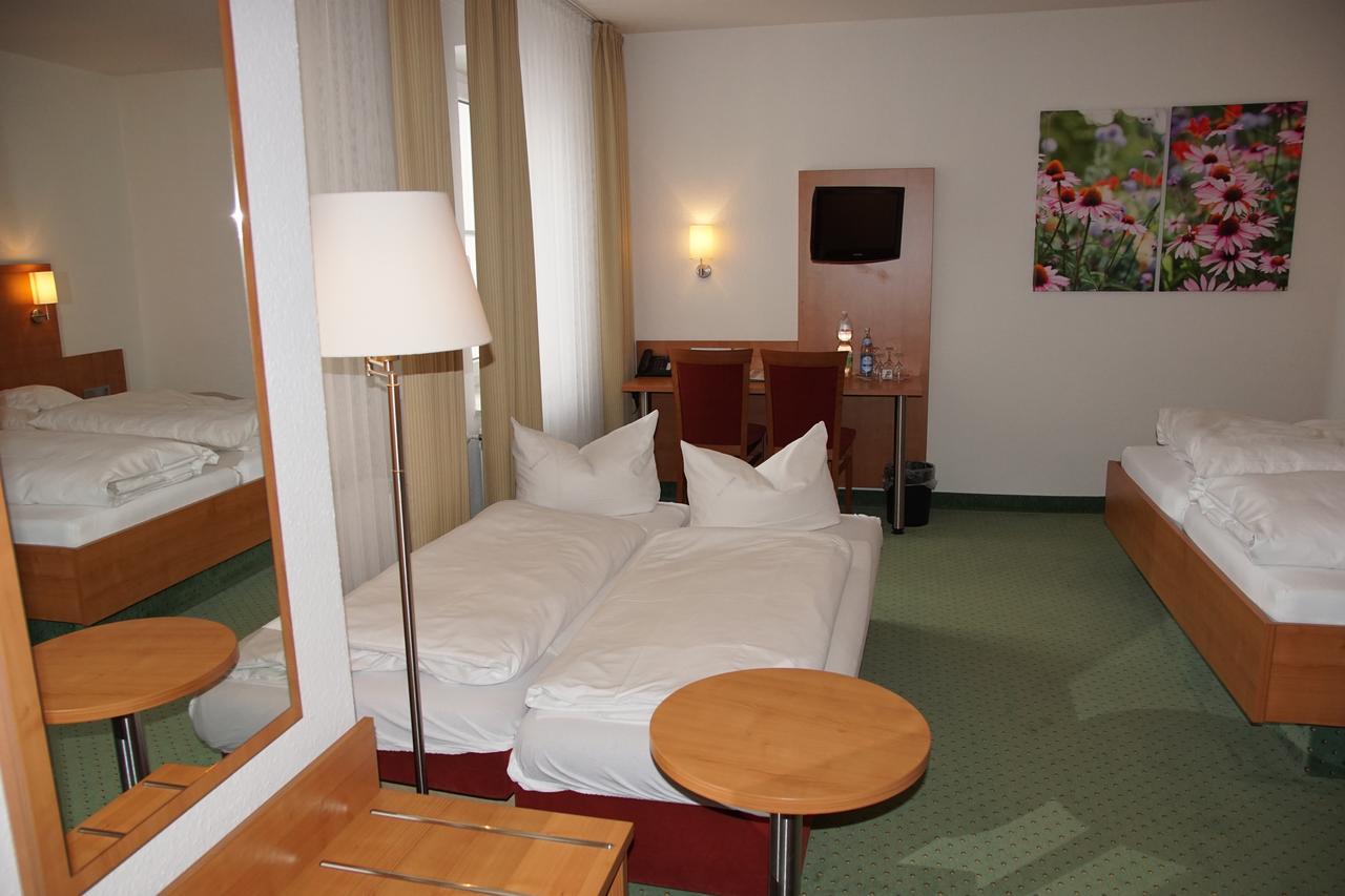 Lauchheim Hotel-Restaurant Roter Ochsen מראה חיצוני תמונה