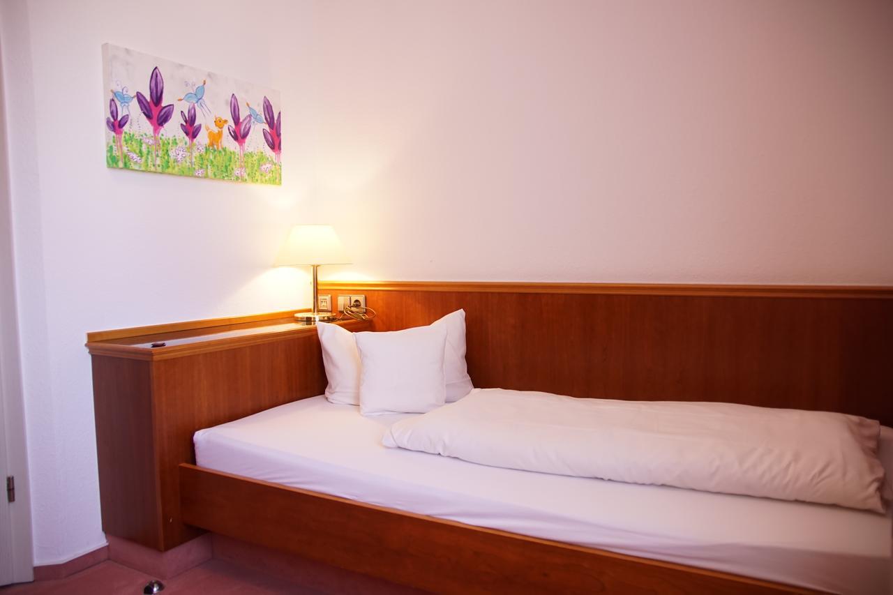 Lauchheim Hotel-Restaurant Roter Ochsen מראה חיצוני תמונה
